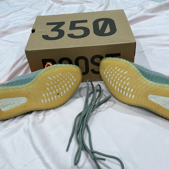 Adidas Yeezy Boost 350 - Picture 5 of 7